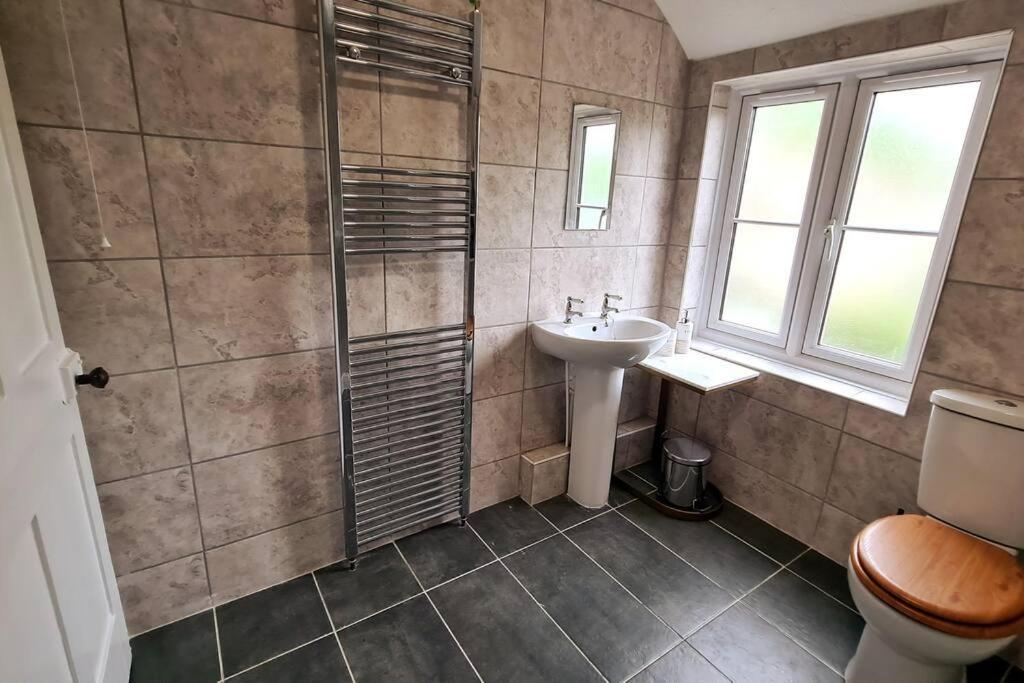 Gorgeous Two Bedroom House In Ely Exterior foto